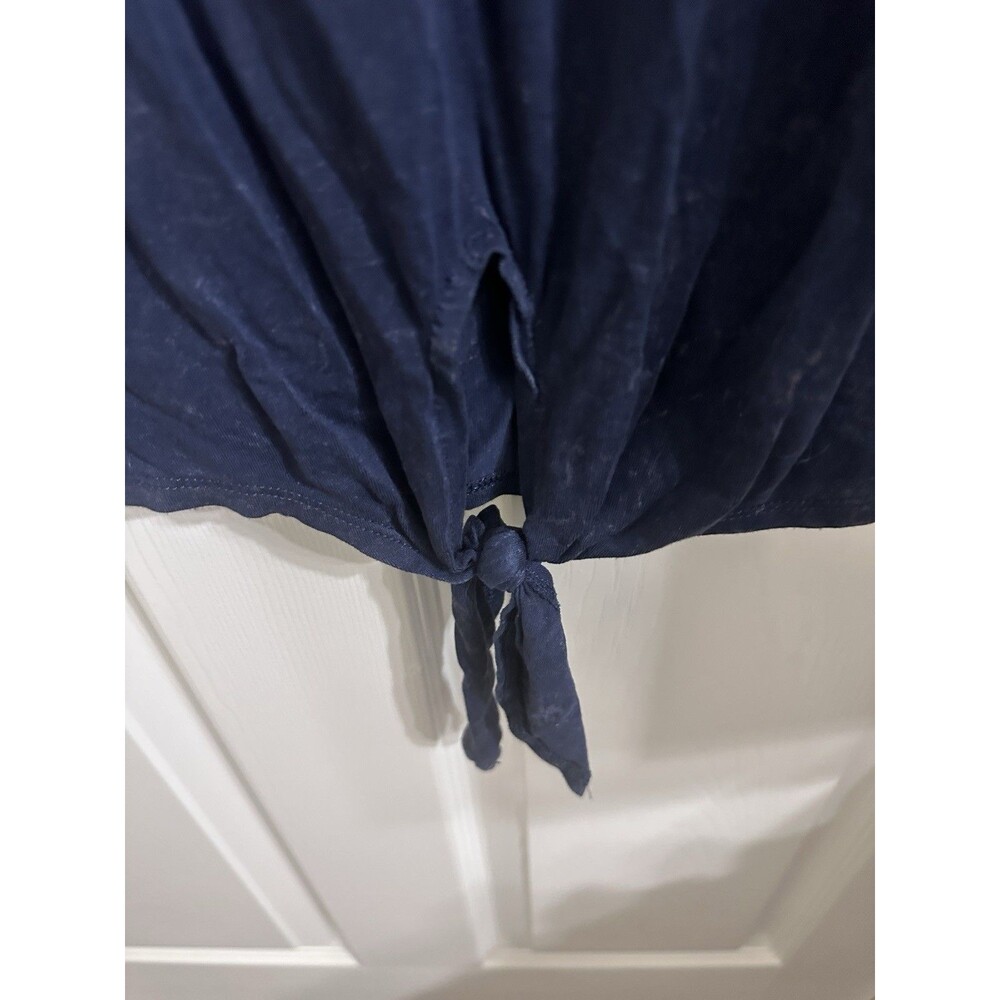 Torrid Super Soft Knit Navy Tie Front Graphic Top 'Love Is Everywhere' Plus 1 - Picture 3 of 3